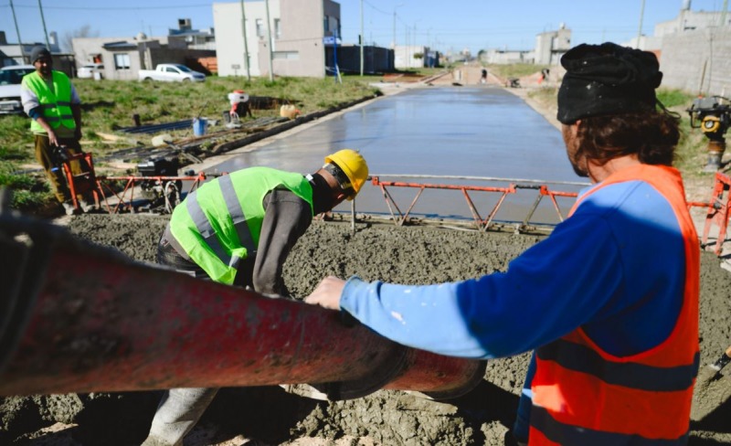 Inici la obra de pavimentacin con hormign en el Pickelado